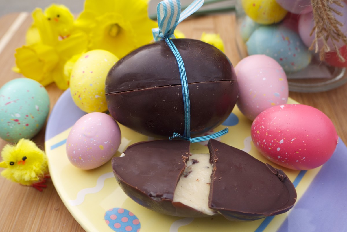 Vanilla-Maple Cream Easter Eggs