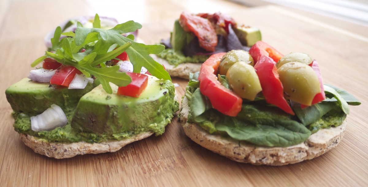 Mini Pesto Pizzas 