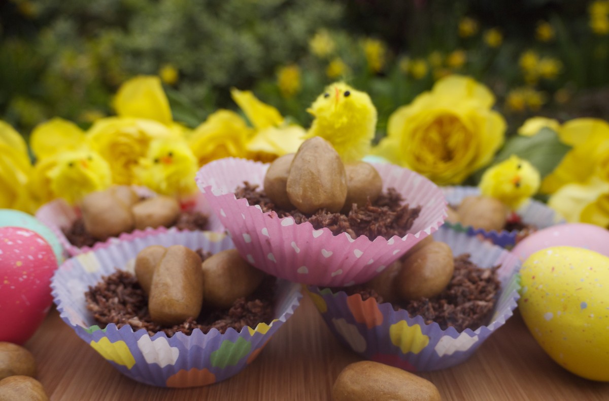 Chocolate Easter Nests with Golden Vanilla Eggs