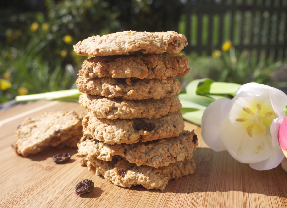 Hazelnut and Raisin Cookies