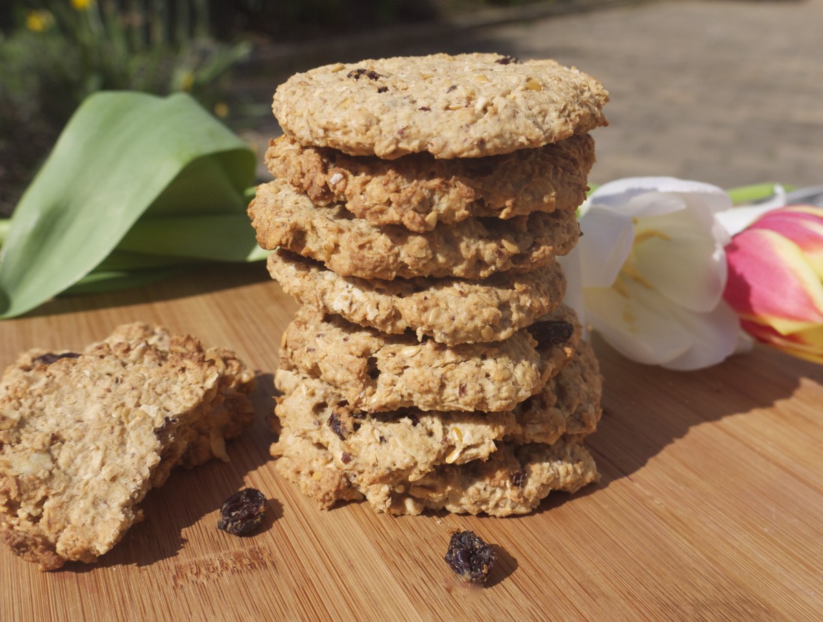 Hazelnut and Raisin Cookies