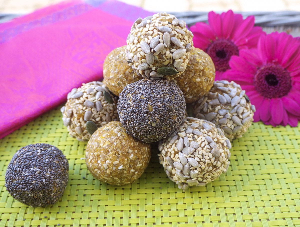 Omega-3 Gingerbread AmazeBalls 