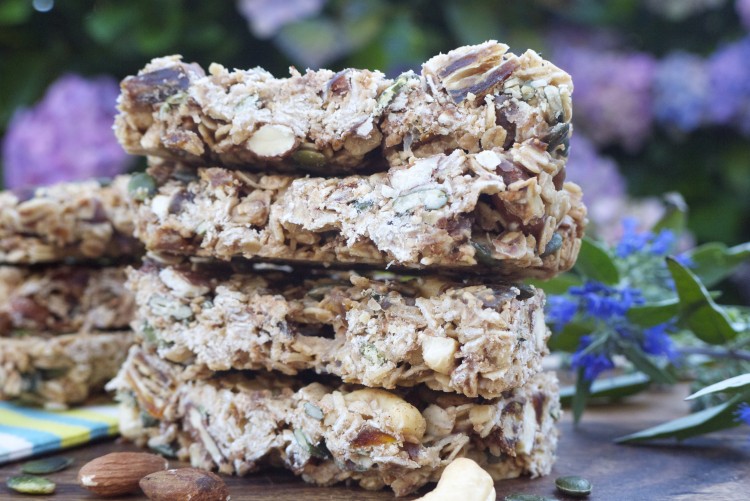 Toasted Cashew and Coconut Granola Bars Rosanna Davison Nutrition