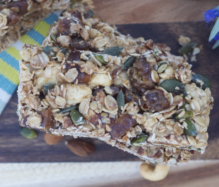Toasted Cashew and Coconut Granola Bars Rosanna Davison Nutrition