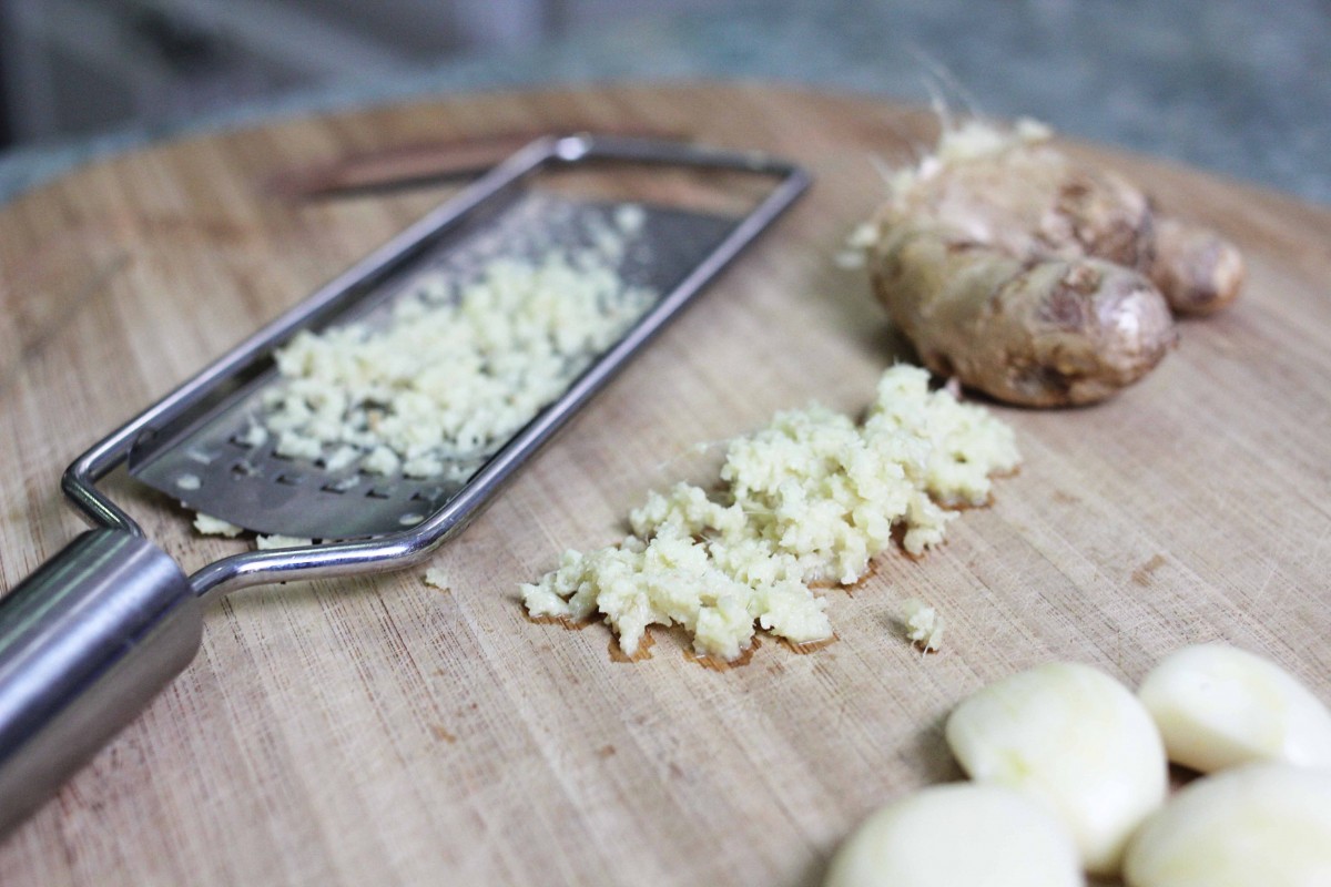 pork-quinoa-lettuce-cups-fresh-grated-ginger-garlic