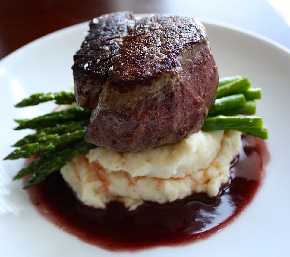 Filet of Beef with Red Wine Sauce + Garlic Mash + Roasted Asparagus2