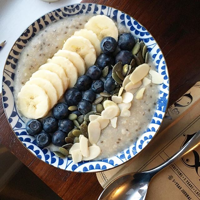 Super-simple-porridge-with-banana-blueberries-pumpkin-seeds-and-flaked-almonds.-Dont-forget-to-enter