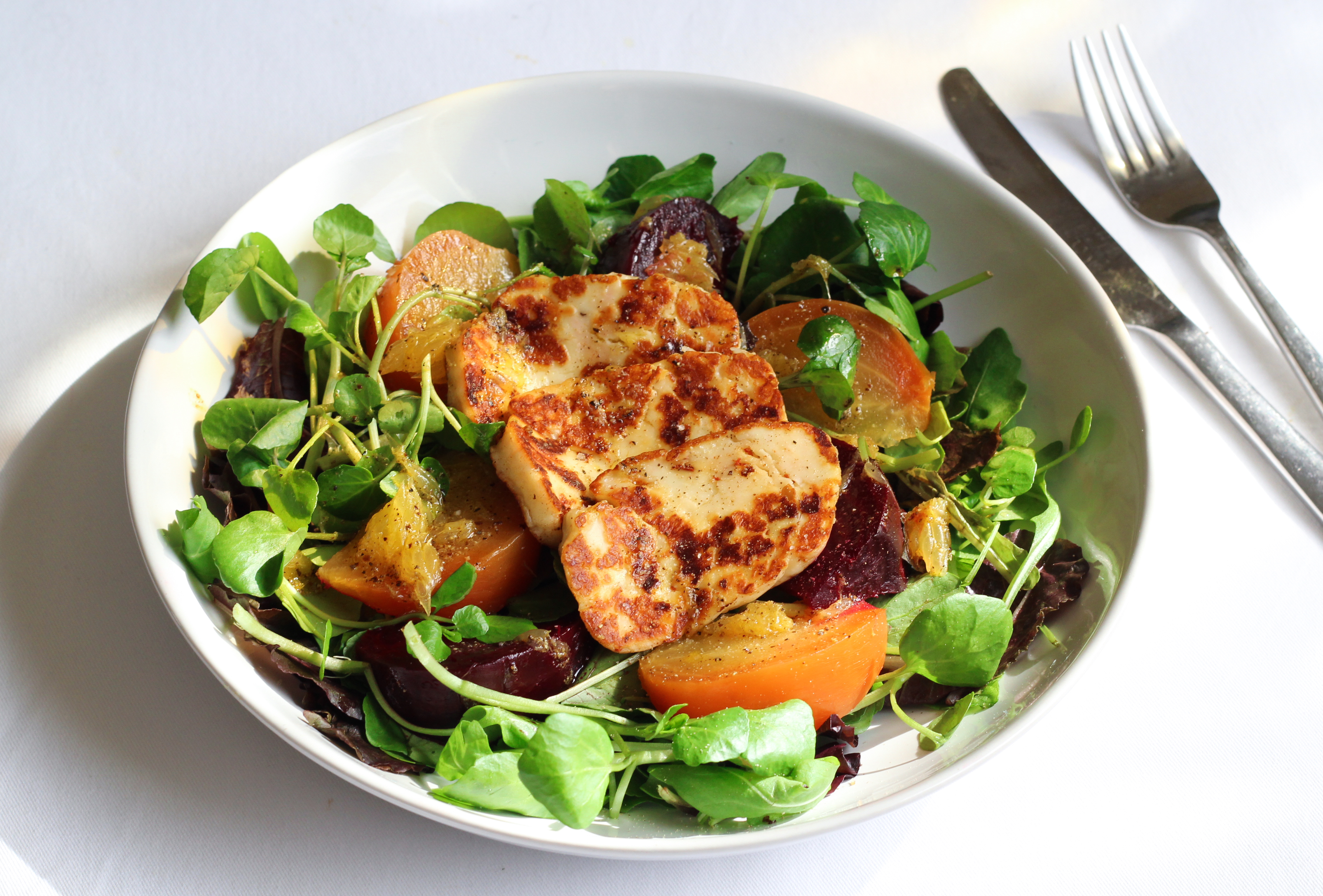 beetroot-and-halloumi-salad-1-sept-2015