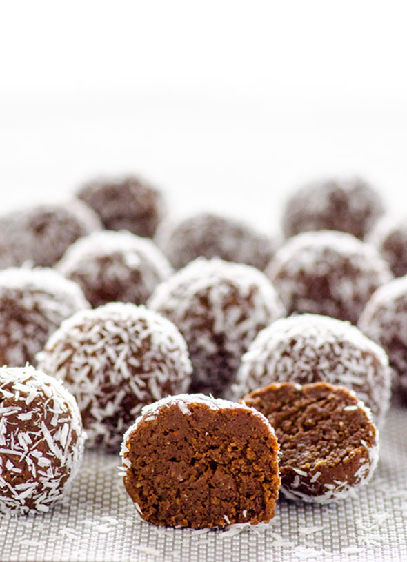 white-almond-joy-protein-balls-recipe