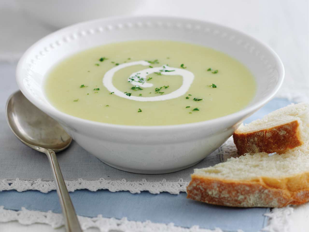 leek-potato-soup-mary-berry