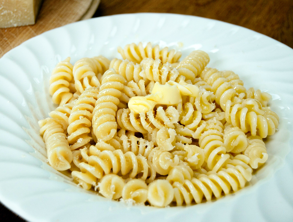 Pasta-with-butter-and-parmesan-1-of-3-1024x778A