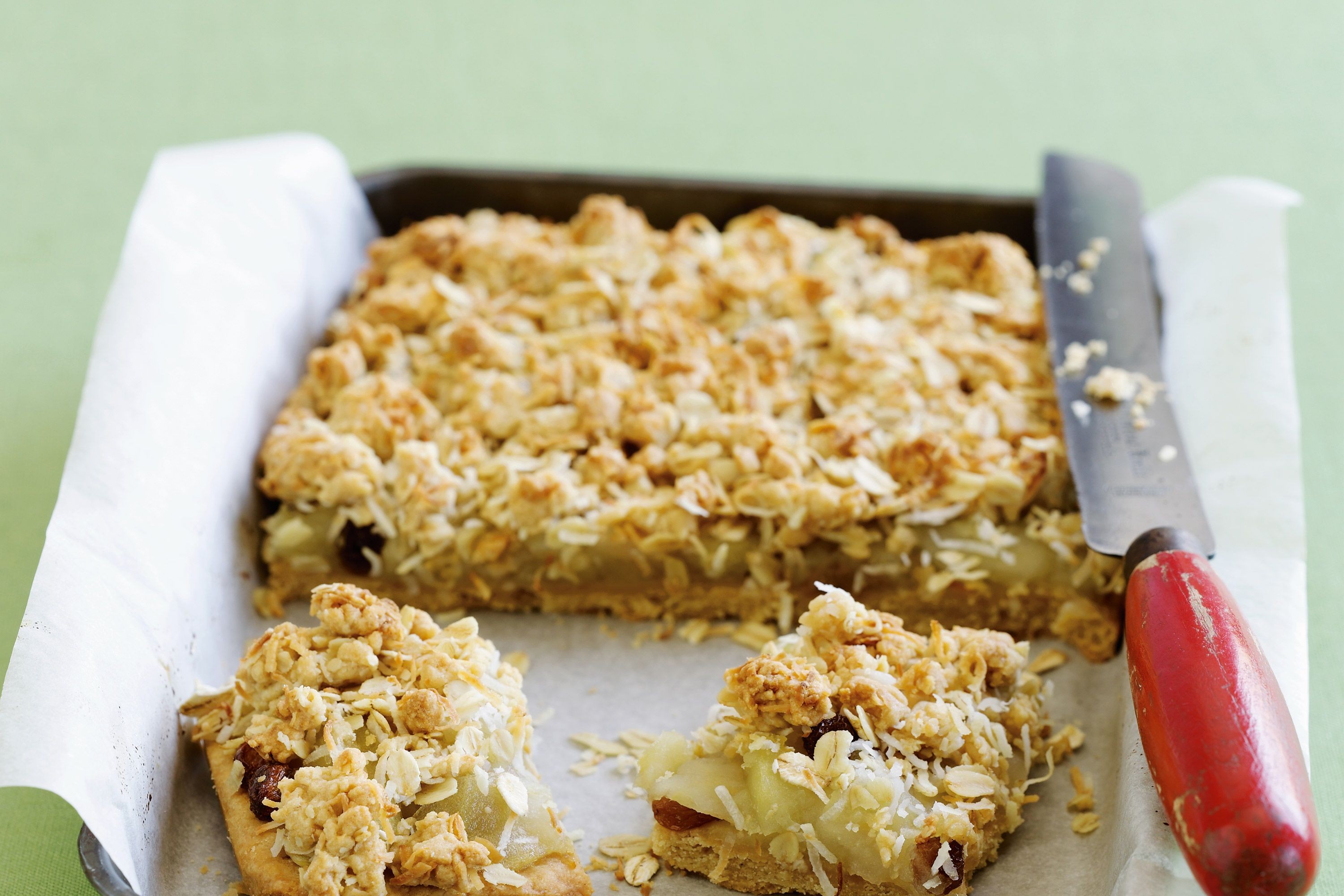 apple-crumble-slice-175-1