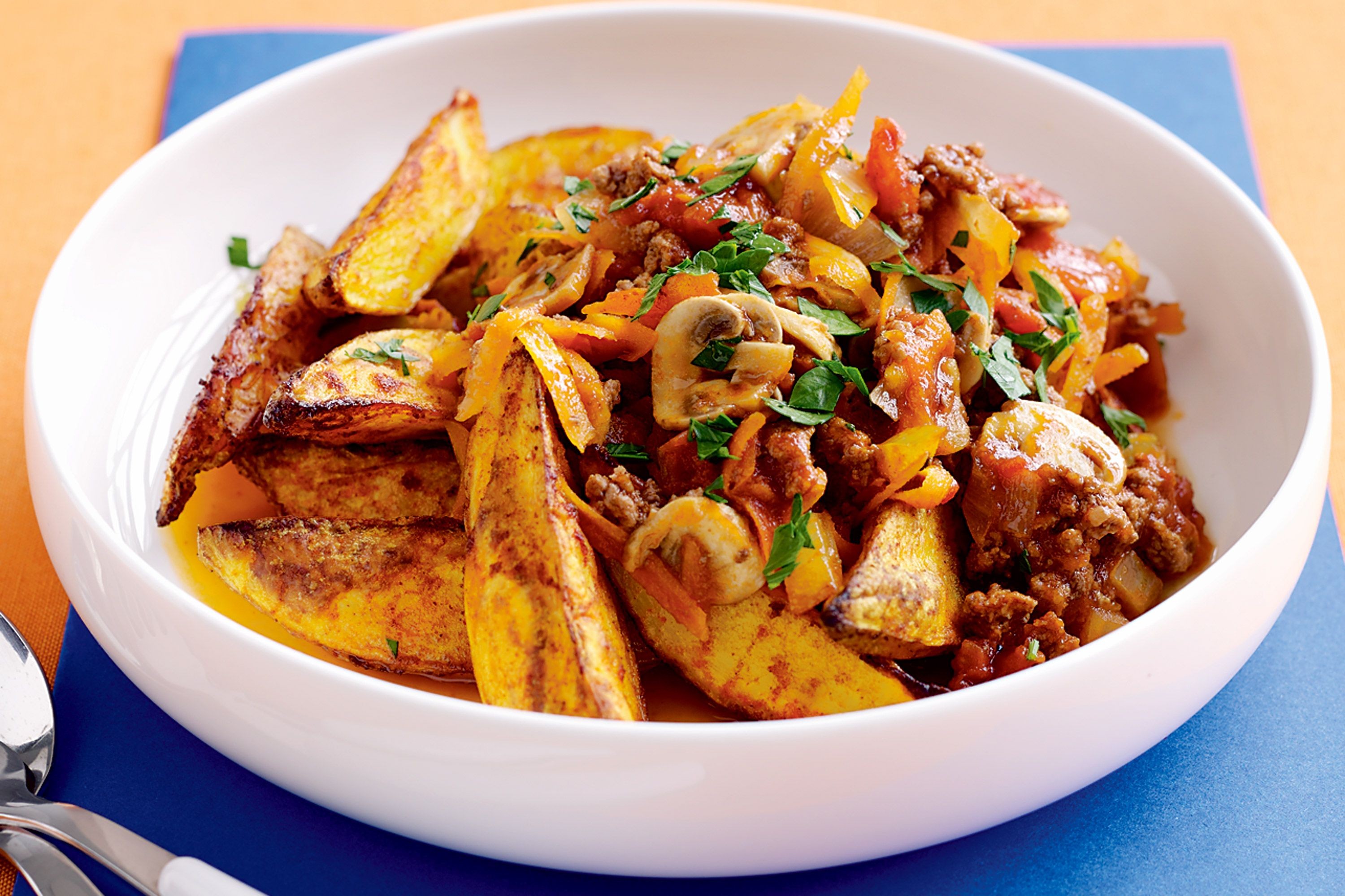 savoury-mince-and-potato-wedges-69231-1