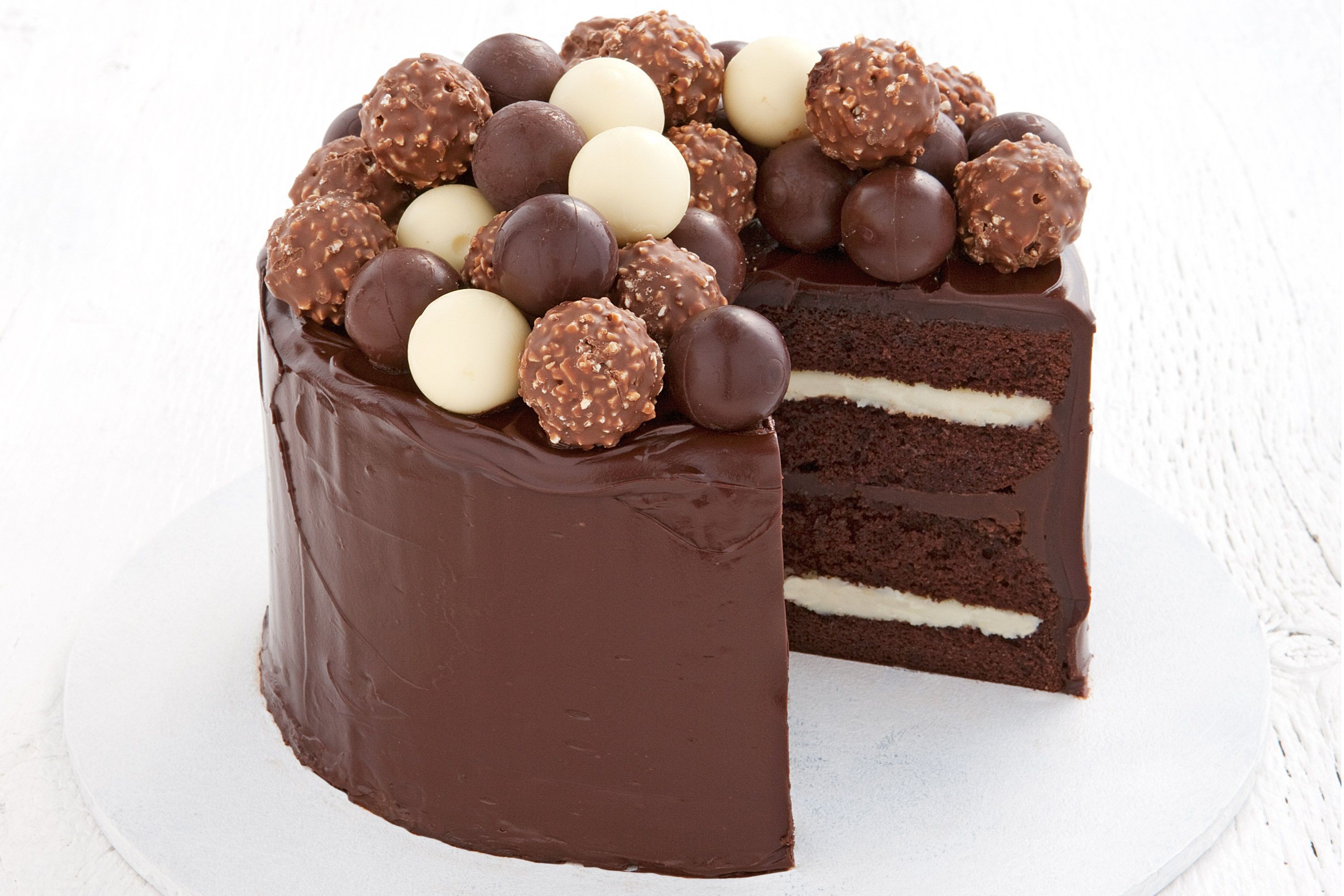 chocolate-celebration-cake-85607-1