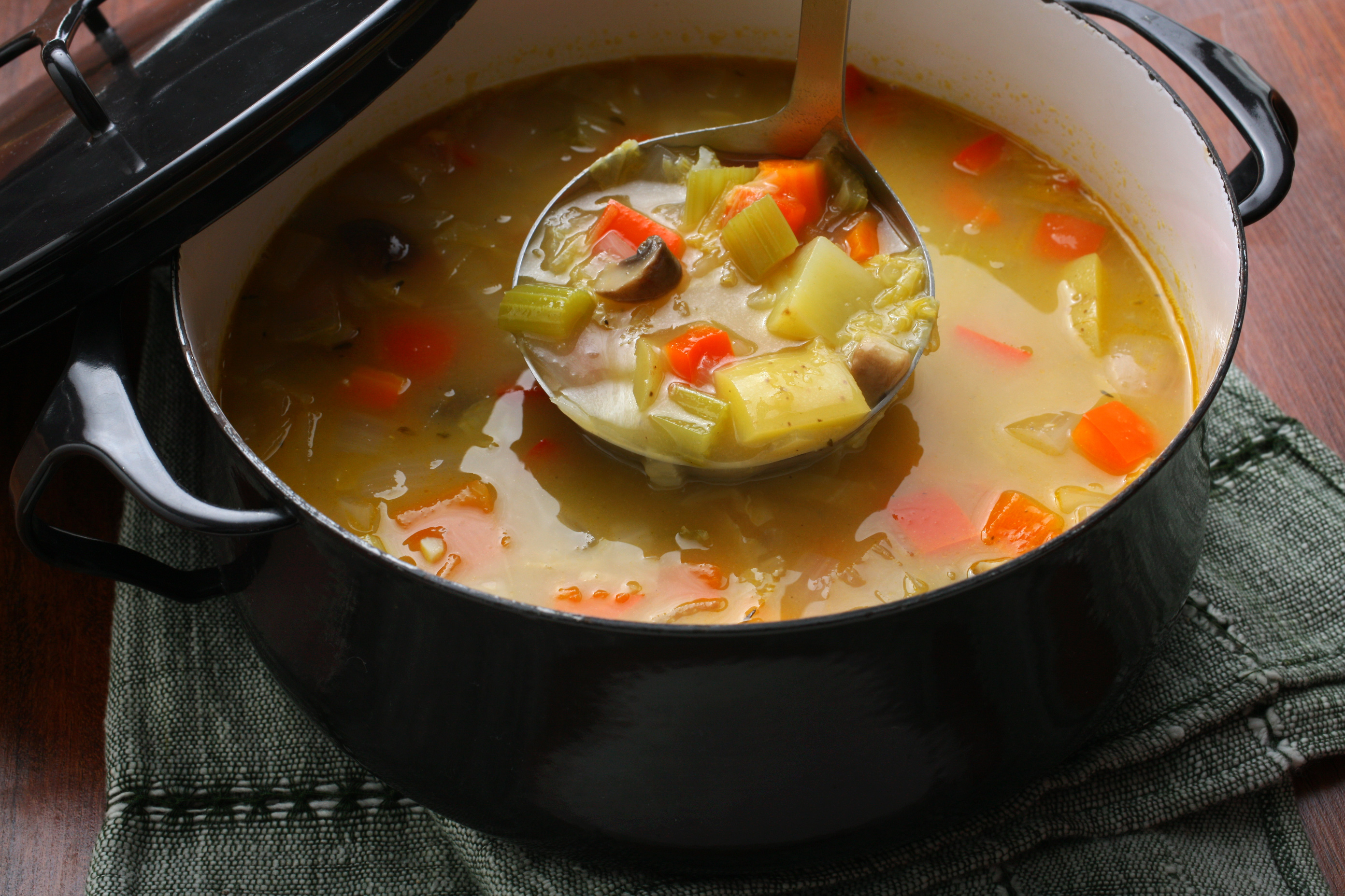 29367_vegetable_soup_3000x2000