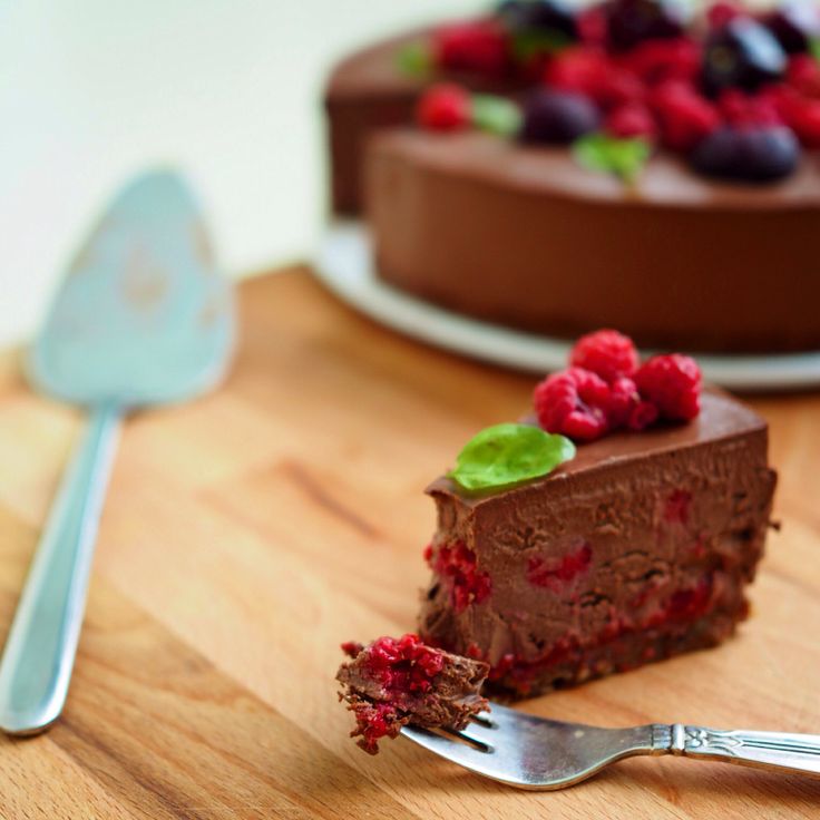 Fully Raw Chocolate Cake Fully Raw Chocolate Cake
