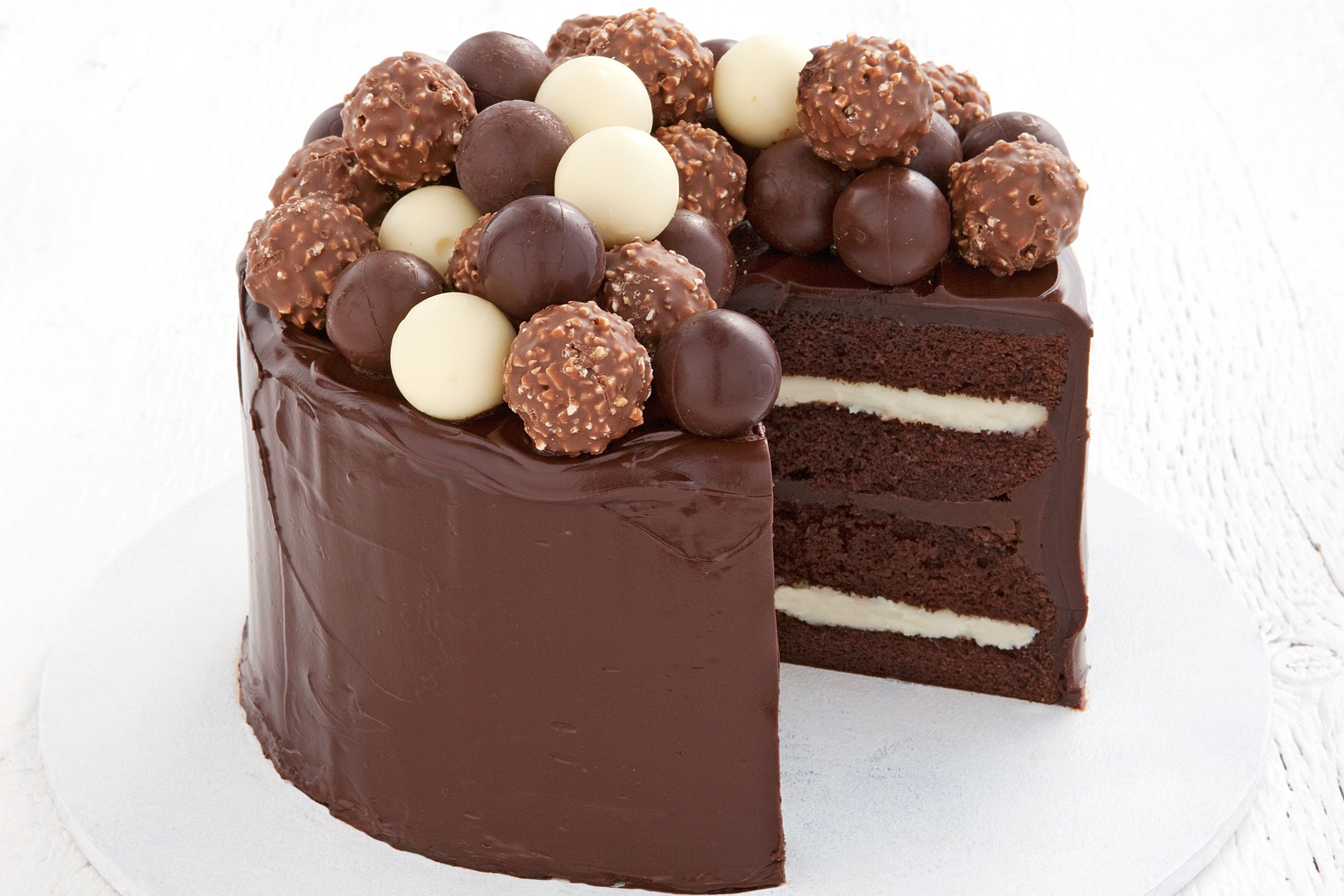 homemade-chocolate-cake-85524-1